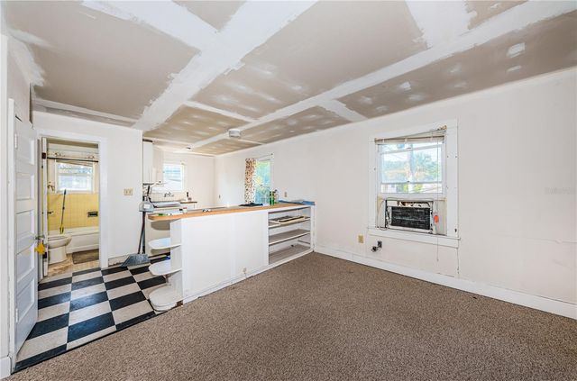 138 10TH AVENUE NE, St Petersburg, FL 33701