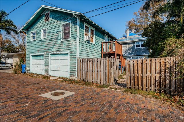 138 10TH AVENUE NE, St Petersburg, FL 33701