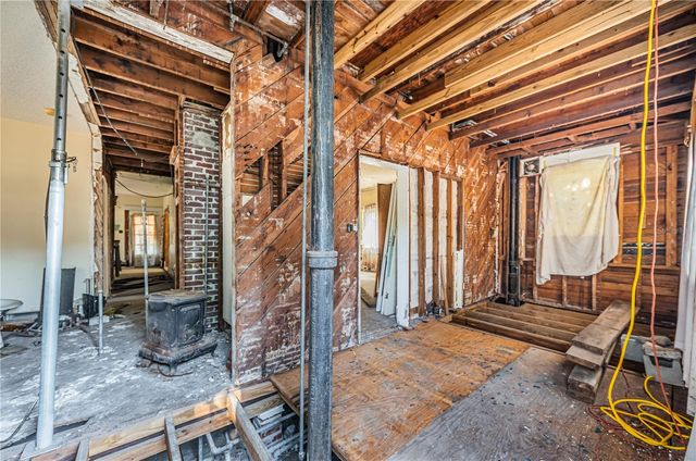 138 10TH AVENUE NE, St Petersburg, FL 33701