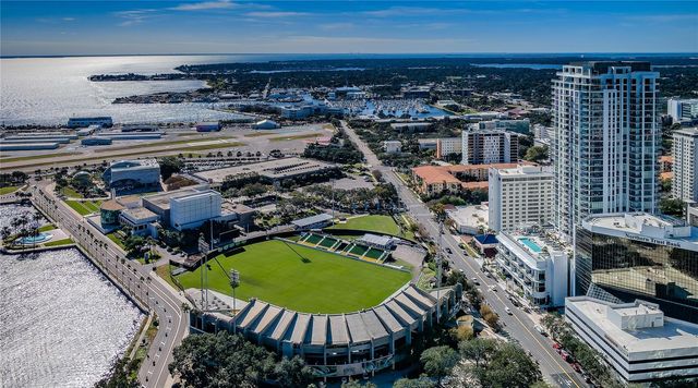 138 10TH AVENUE NE, St Petersburg, FL 33701