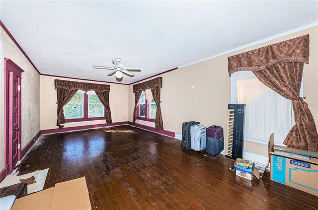 138 10TH AVENUE NE, St Petersburg, FL 33701