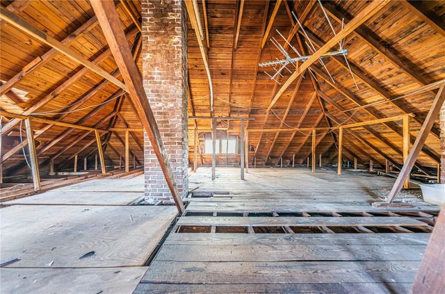 138 10TH AVENUE NE, St Petersburg, FL 33701