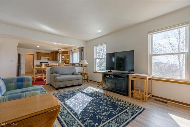 1762 Charolais Street NW, Uniontown, OH 44685