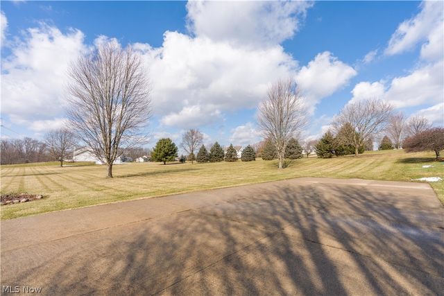 1762 Charolais Street NW, Uniontown, OH 44685