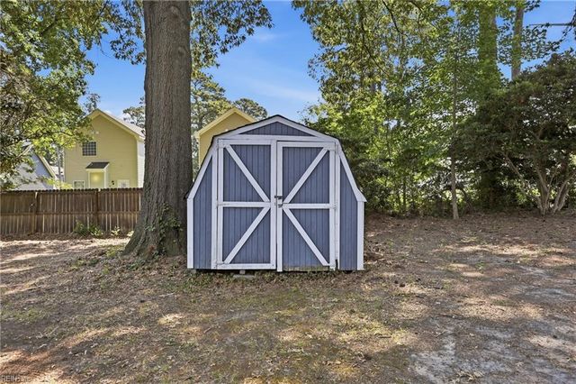 102 Thalia RD, Virginia Beach, VA 23452