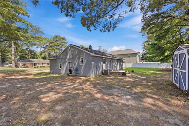 102 Thalia RD, Virginia Beach, VA 23452