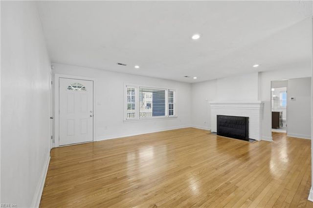 102 Thalia RD, Virginia Beach, VA 23452