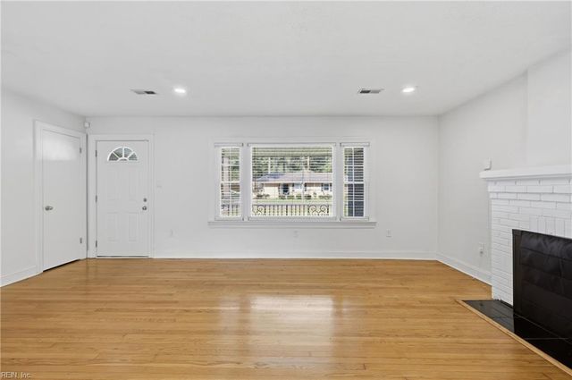 102 Thalia RD, Virginia Beach, VA 23452