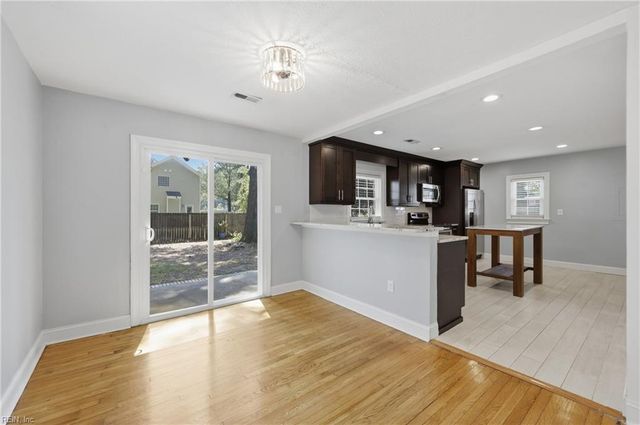 102 Thalia RD, Virginia Beach, VA 23452