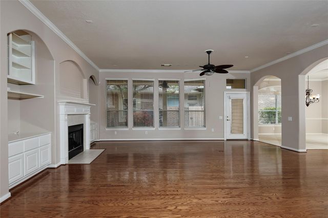 146 E Northcastle Circle, The Woodlands, TX 77384