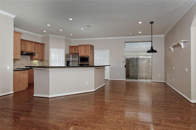 146 E Northcastle Circle, The Woodlands, TX 77384