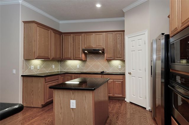 146 E Northcastle Circle, The Woodlands, TX 77384