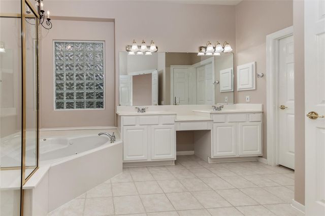 146 E Northcastle Circle, The Woodlands, TX 77384