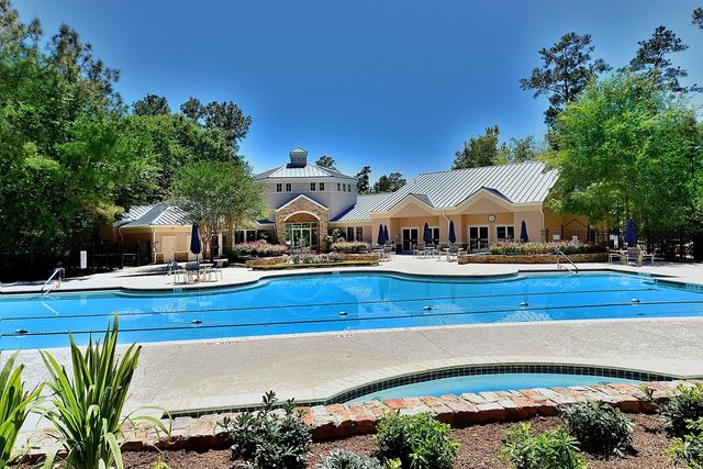 146 E Northcastle Circle, The Woodlands, TX 77384