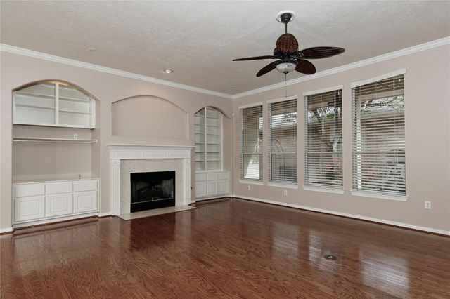 146 E Northcastle Circle, The Woodlands, TX 77384