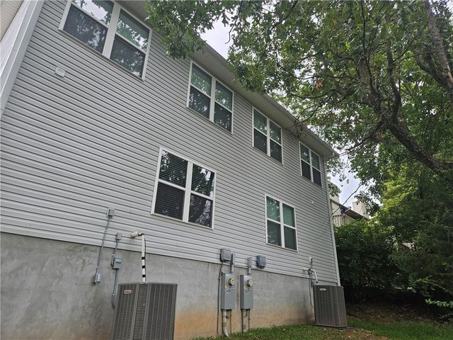 2489 N Brophy Avenue, Fayetteville, AR 72703