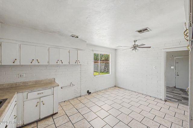 5828 N 63RD Drive, Glendale, AZ 85301
