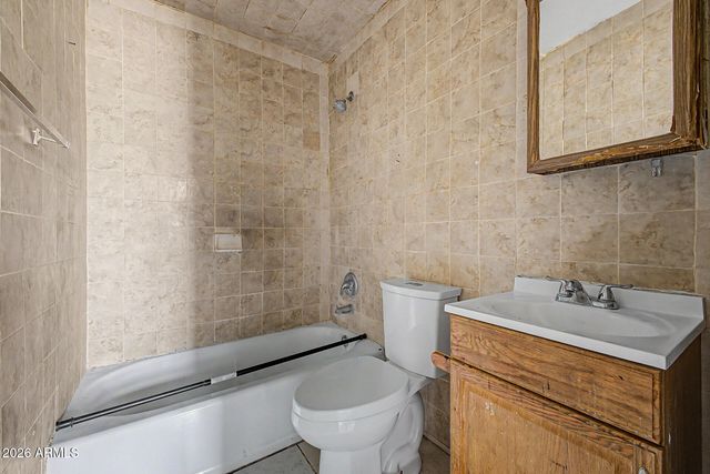 5828 N 63RD Drive, Glendale, AZ 85301