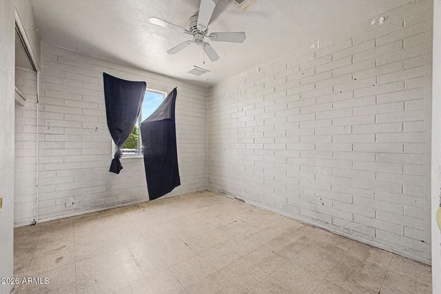 5828 N 63RD Drive, Glendale, AZ 85301