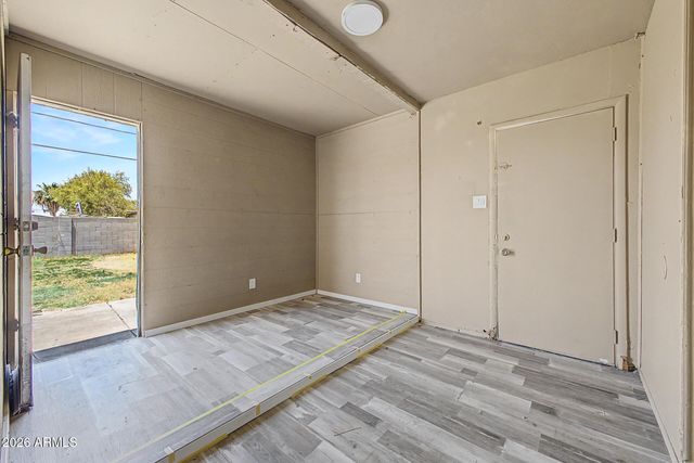 5828 N 63RD Drive, Glendale, AZ 85301