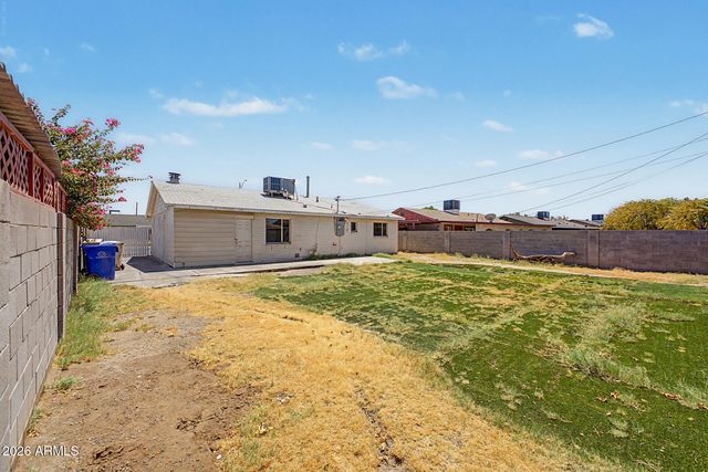 5828 N 63RD Drive, Glendale, AZ 85301