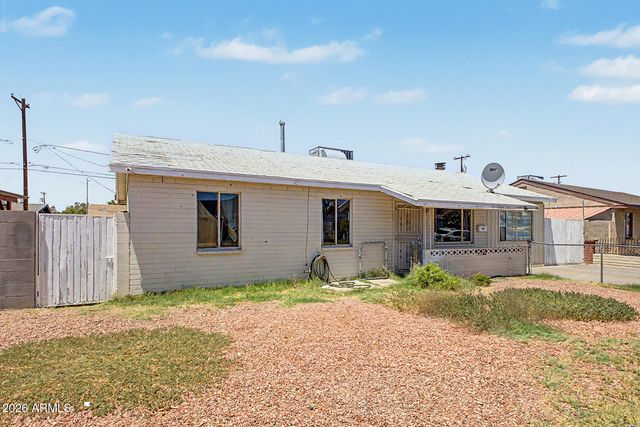 5828 N 63RD Drive, Glendale, AZ 85301