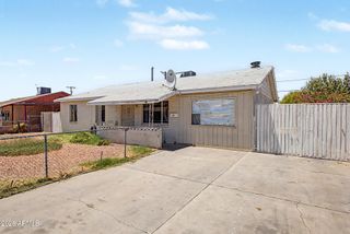 5828 N 63RD Drive, Glendale, AZ 85301