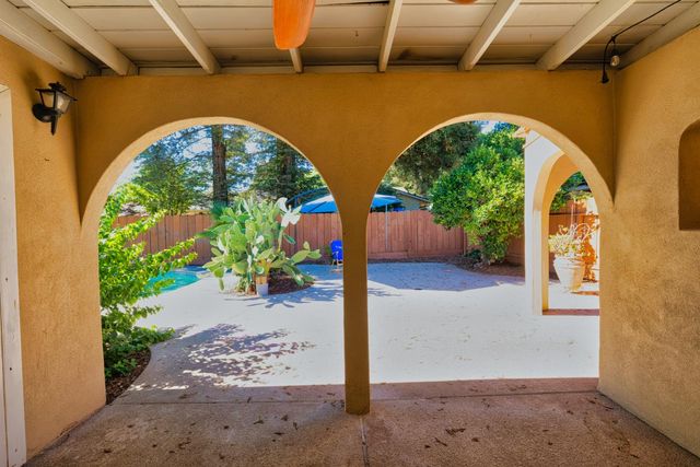 2613 S Surrey Ave, Modesto, CA 95355