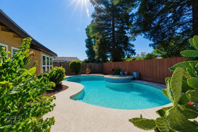 2613 S Surrey Ave, Modesto, CA 95355