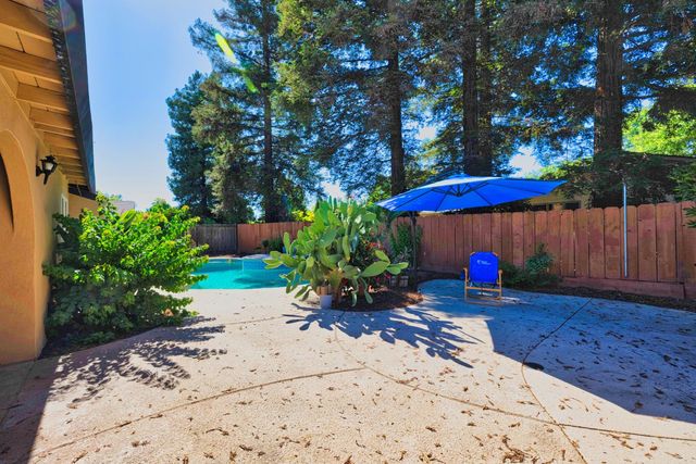 2613 S Surrey Ave, Modesto, CA 95355