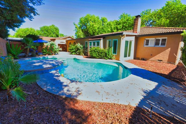 2613 S Surrey Ave, Modesto, CA 95355