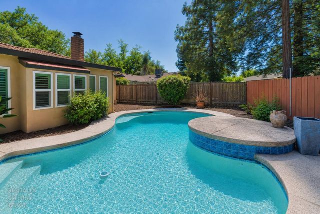 2613 S Surrey Ave, Modesto, CA 95355