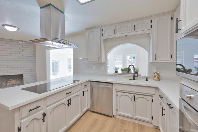 2613 S Surrey Ave, Modesto, CA 95355