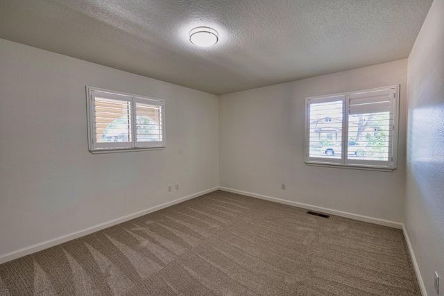 2613 S Surrey Ave, Modesto, CA 95355