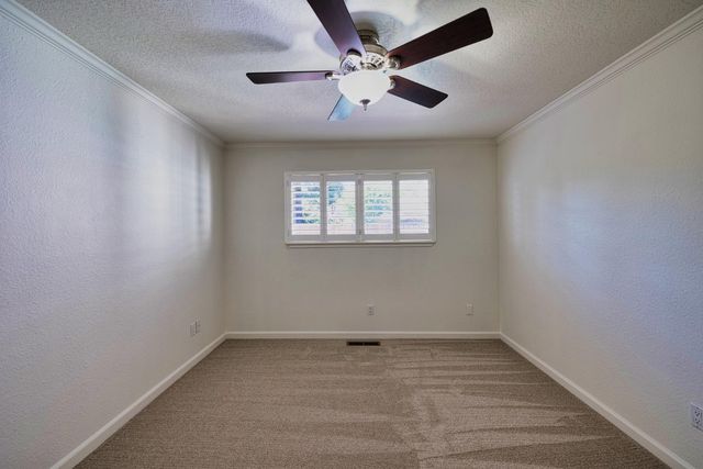 2613 S Surrey Ave, Modesto, CA 95355