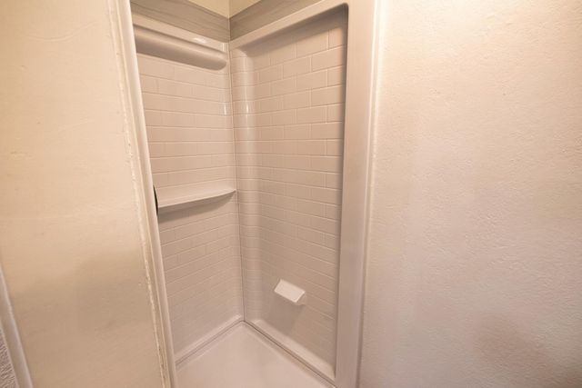 2613 S Surrey Ave, Modesto, CA 95355