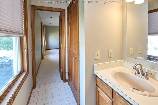 106 Vista Lane, Hurricane, WV 25226