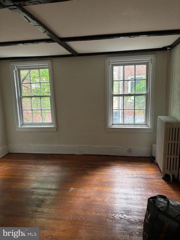 105 N MOLE STREET, Philadelphia, PA 19102