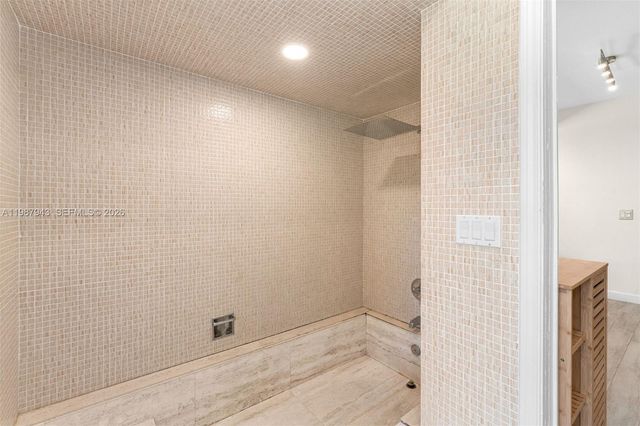 1525 Diplomat Parkway, Hollywood, FL 33019