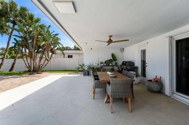 1525 Diplomat Parkway, Hollywood, FL 33019