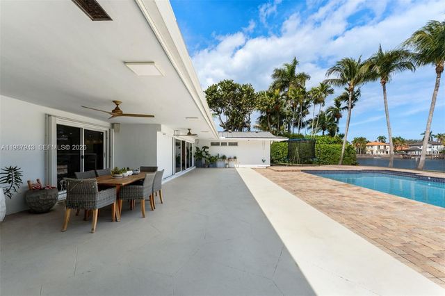 1525 Diplomat Parkway, Hollywood, FL 33019
