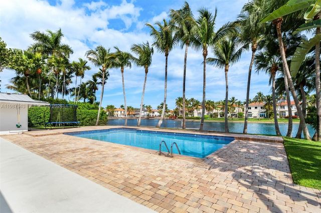 1525 Diplomat Parkway, Hollywood, FL 33019