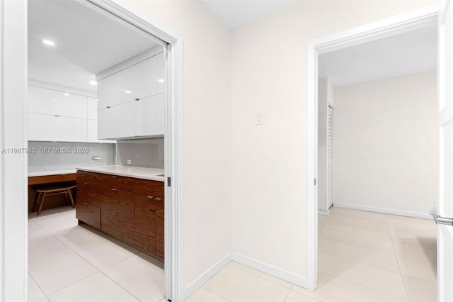 1525 Diplomat Parkway, Hollywood, FL 33019