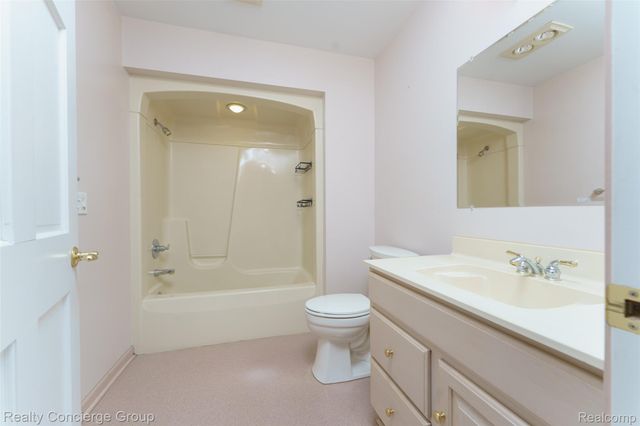 6400 Sober Road, Conway Township, MI 48836