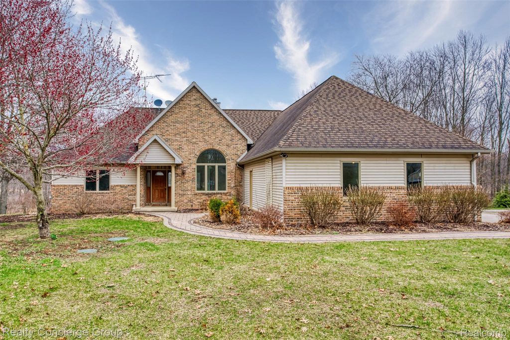 6400 Sober Road, Conway Township, MI 48836
