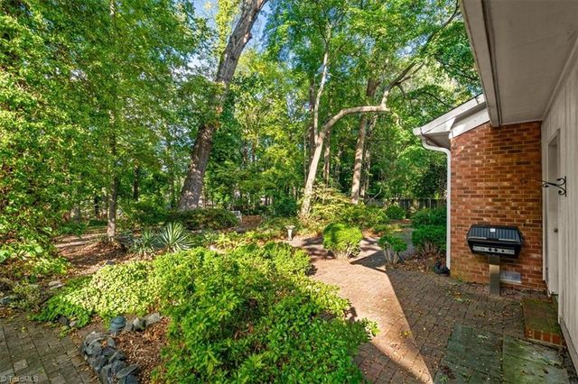 1609 Bolingbroke Road, High Point, NC 27265