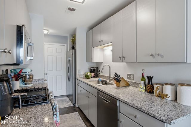 2731 Omar Street, Port Huron, MI 48060