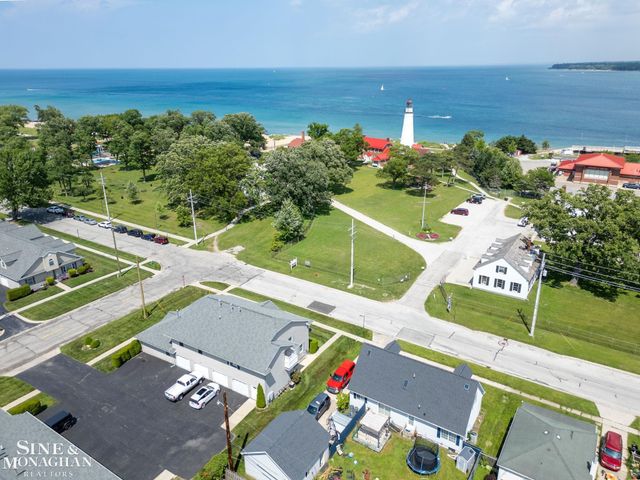 2731 Omar Street, Port Huron, MI 48060