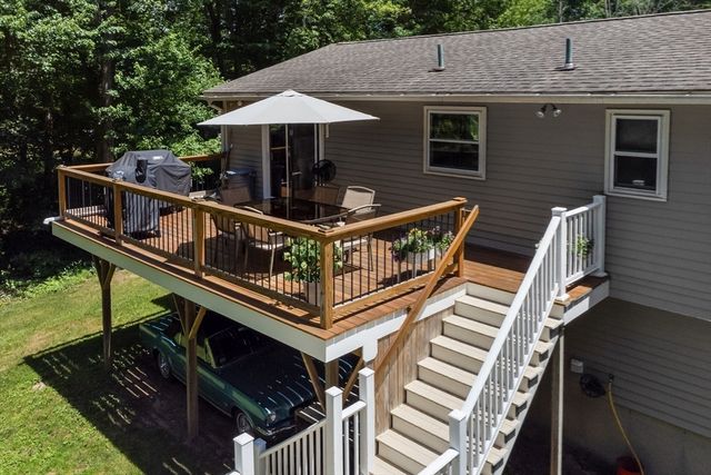 77 Locust St, Freetown, MA 02702