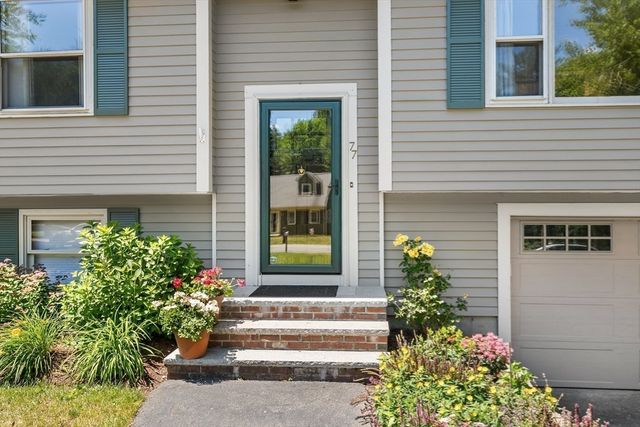 77 Locust St, Freetown, MA 02702